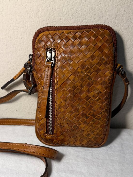 Wild West Handbags - Wild West Los Angeles Woven Leather Crossbody Phone Bag Cognac Brown Minimalist